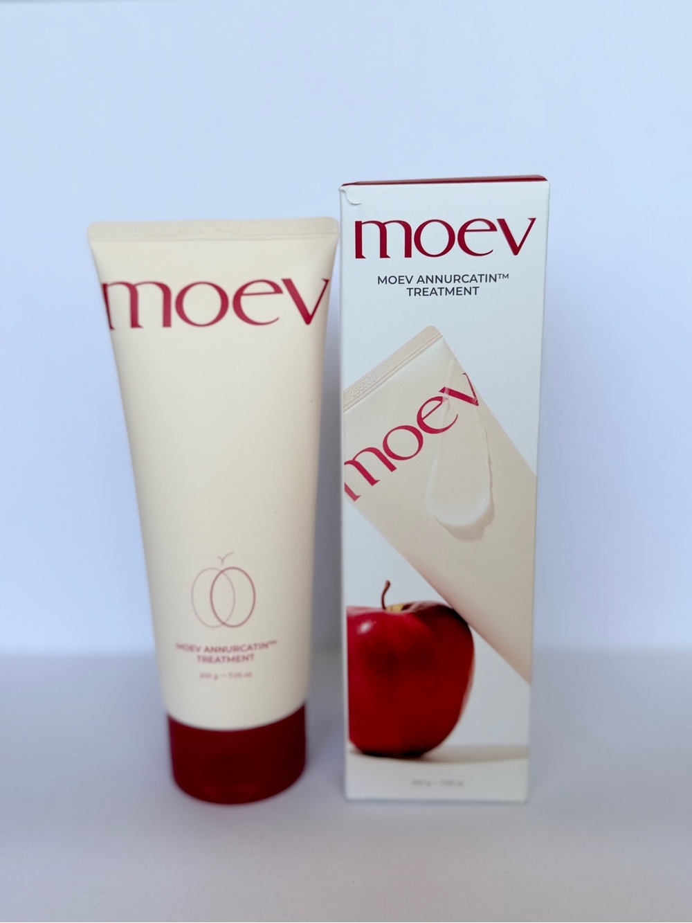 moev Annurcatin™ Treatment Tube - Cream with Red Accents